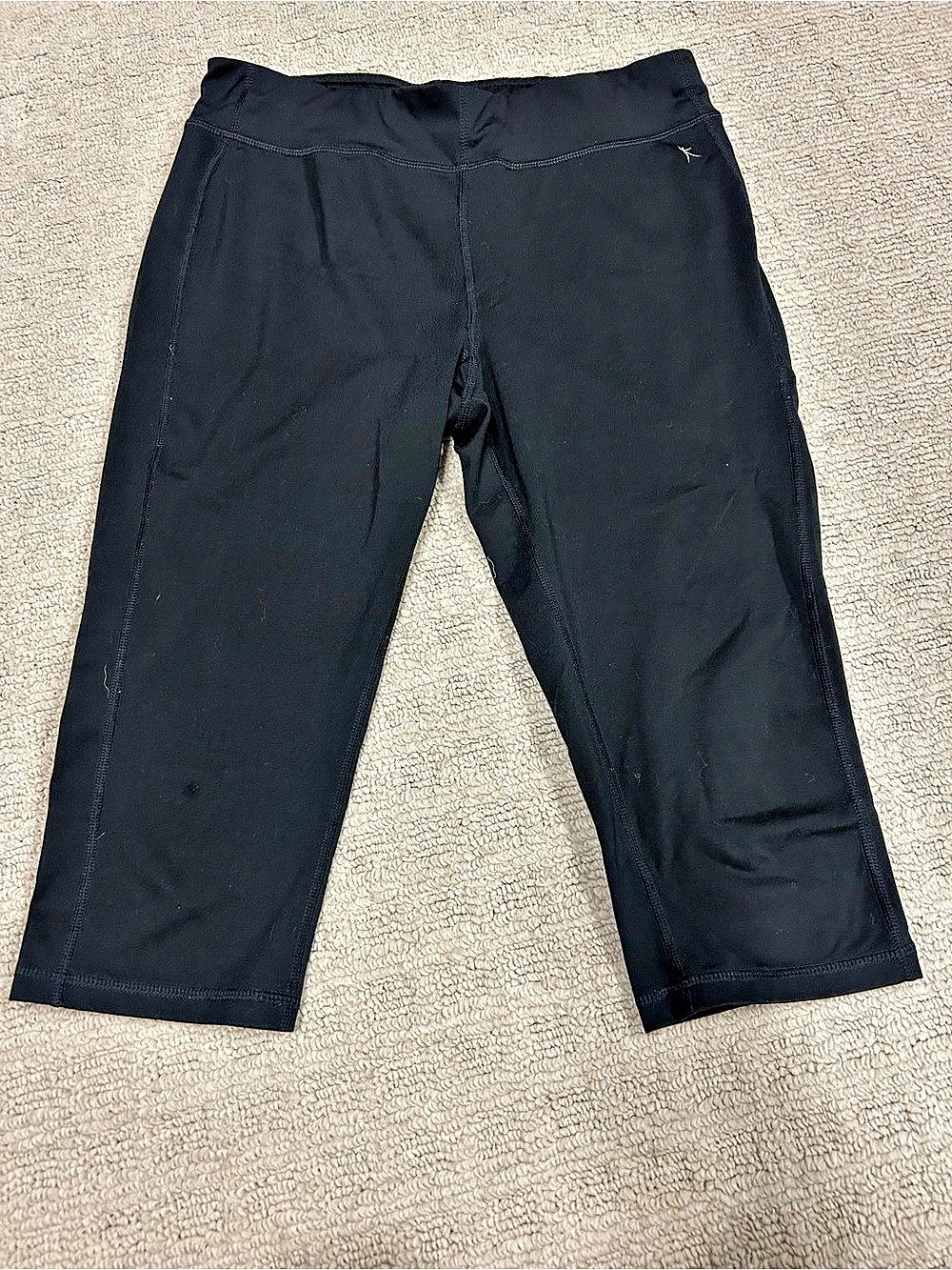 Danskin Black Signature Yoga Capri Legging Black Athletic Leggings